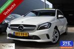Mercedes A-klasse 160 Ambition AMG Styling/Carplay/Pdc/Mooi!, Voorwielaandrijving, Gebruikt, 4 cilinders, Met garantie (alle)