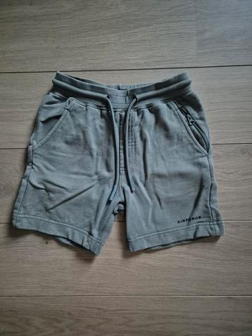 Airforce short sweat pants korte broek grijs mt 128

 beschikbaar voor biedingen