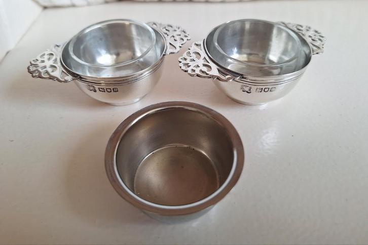 Antieke zilveren zoutvaatjes, Antiek en Kunst, Antiek | Goud en Zilver, Zilver, Ophalen of Verzenden