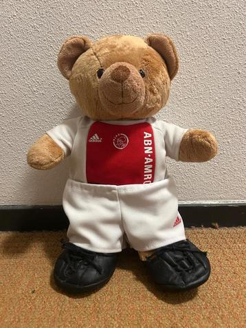 Ajax knuffelbeer + Ajax pet beschikbaar voor biedingen