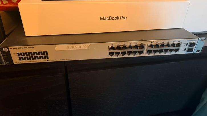 HP 1820-24G (J9980A) - 24 poorts Gigabit Managed Switch, Computers en Software, Netwerk switches, Gebruikt, Ophalen