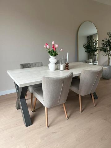 Industriele eettafel met withouten blad en grijze x-poten