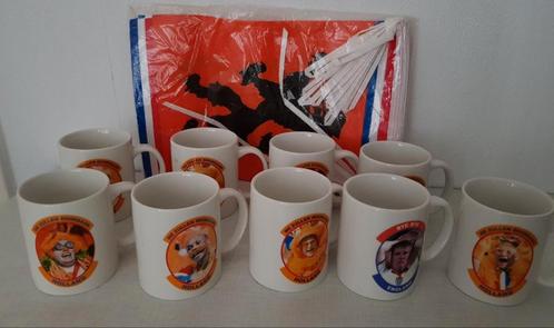 Mokken met Oranje Pakket, Huis en Inrichting, Keuken | Servies, Nieuw, Kop(pen) en/of Schotel(s), Overige stijlen, Ophalen of Verzenden