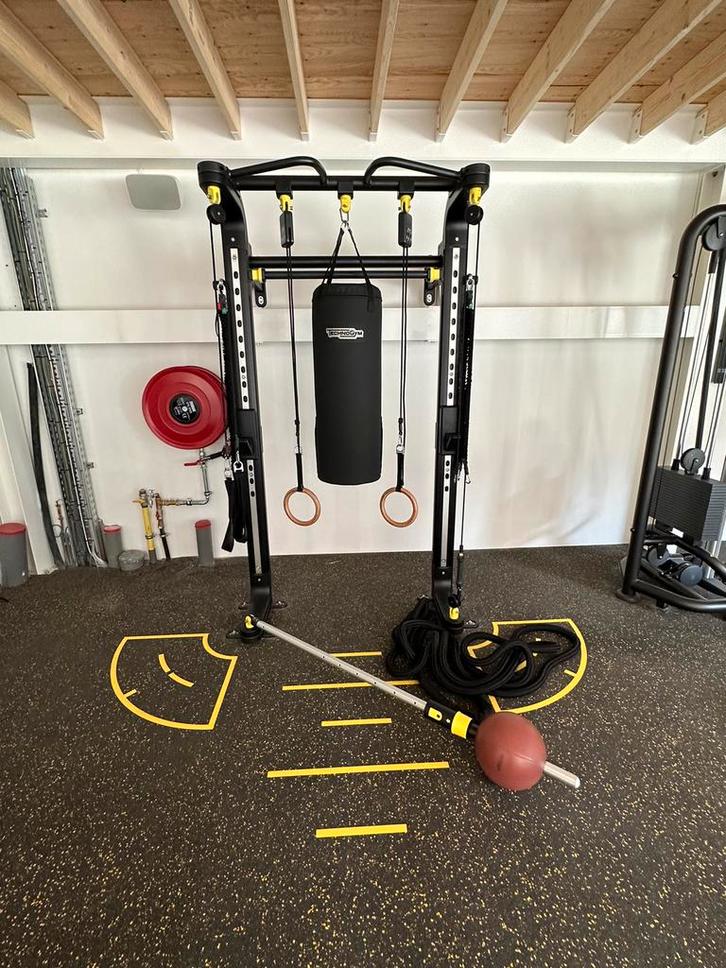 TechnoGym OMNIA3 multi-angle pull-up bar, Sport en Fitness, Fitnessapparatuur, Zo goed als nieuw, Ophalen