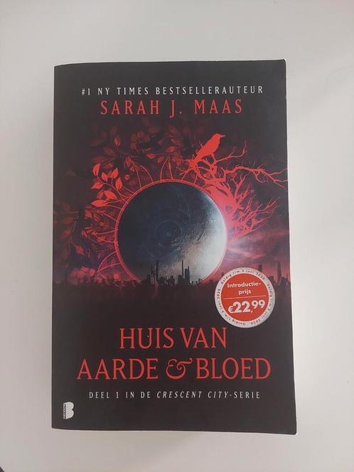 Sarah J. Maas - Huis van aarde & bloed, Boeken, Fantasy, Zo goed als nieuw, Ophalen of Verzenden