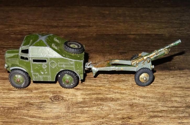 Dinky Toys Field Artillery Tractor No. 688, Hobby en Vrije tijd, Modelauto's | 1:43, Gebruikt, Auto, Dinky Toys, Ophalen of Verzenden