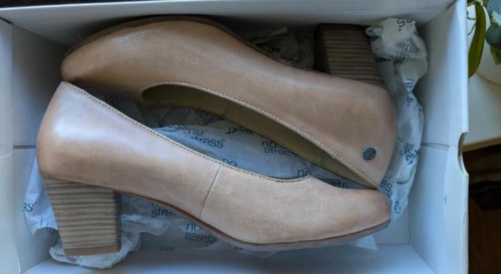 NIEUW! No Stress leren pump, Kleding | Dames, Schoenen, Nieuw, Pumps, Beige, Ophalen of Verzenden