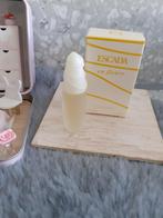 parfumminiatuur met doosje  escada en fleurs, Ophalen, Zo goed als nieuw, Miniatuur, Gevuld