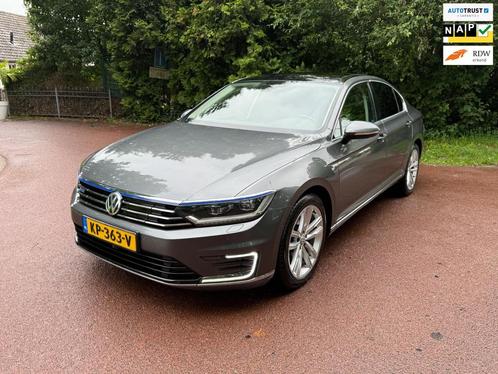 Volkswagen Passat 1.4 TSI GTE Connected Series Plus / Navi /, Auto's, Volkswagen, Bedrijf, Te koop, Passat, 360° camera, ABS, Achteruitrijcamera