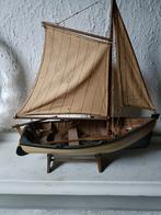Antiek model zeilboot met accessoires, Hobby en Vrije tijd, Modelbouw | Boten en Schepen, Ophalen, Zo goed als nieuw, Overige merken