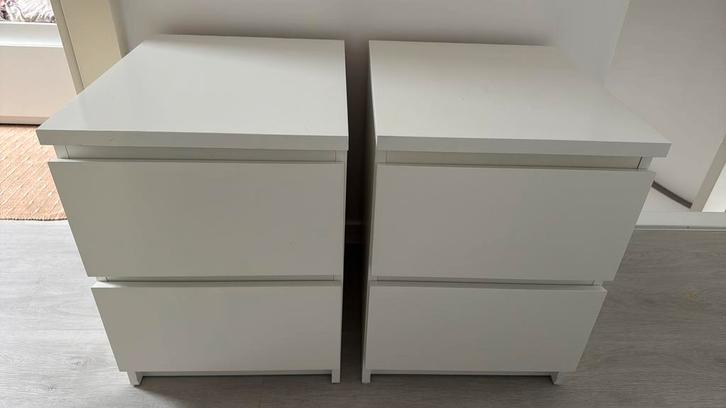 Malm nachtkastje 2 x, Huis en Inrichting, Slaapkamer | Nachtkastjes, Zo goed als nieuw, Minder dan 45 cm, Ophalen