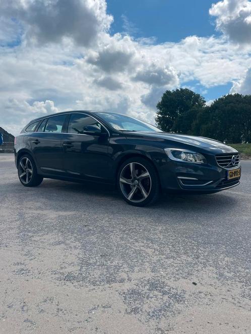 Volvo V60 D6 215pk Plug-in Hybrid 2015 Grijs, Auto's, Volvo, Particulier, V60, 4x4, ABS, Achteruitrijcamera, Adaptieve lichten