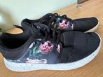 Zwarte Sneakers met Bloemen - Maat 37, Ophalen of Verzenden, Zo goed als nieuw, Zwart, Sneakers of Gympen