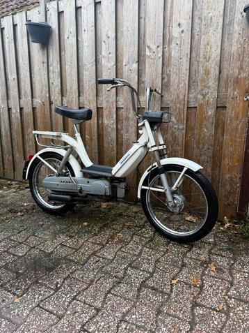 Vespa Bravo Origineel - Geel Kenteken beschikbaar voor biedingen