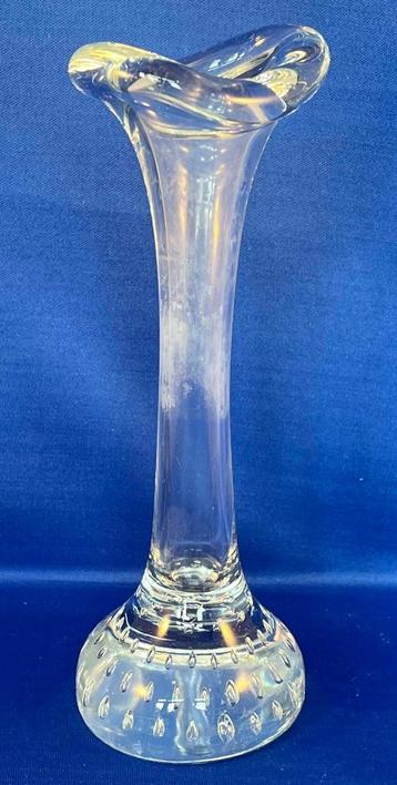 Vaasje met belletjes voet beschikbaar voor biedingen