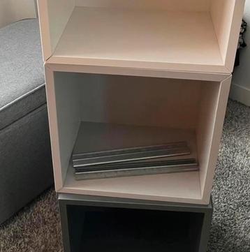 3x Eket wand kastjes van ikea 35x35x25 beschikbaar voor biedingen