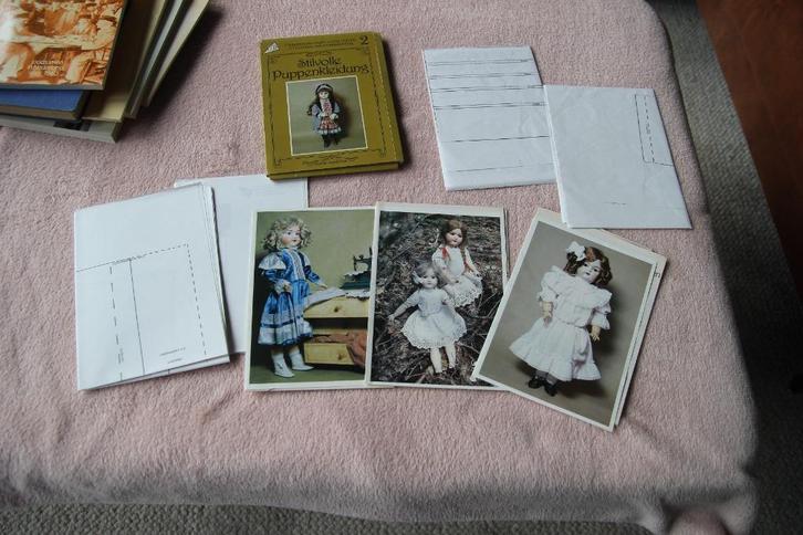 Mapje met patronen voor poppenkleding, Hobby en Vrije tijd, Knutselen, Gebruikt, Overige typen, Ophalen of Verzenden