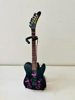 Miniatuur gitaar Girls Girls Girls van Mick Mars Mötley Crüe, Ophalen of Verzenden, Gebruikt, Pop, Beeldje of Miniatuur