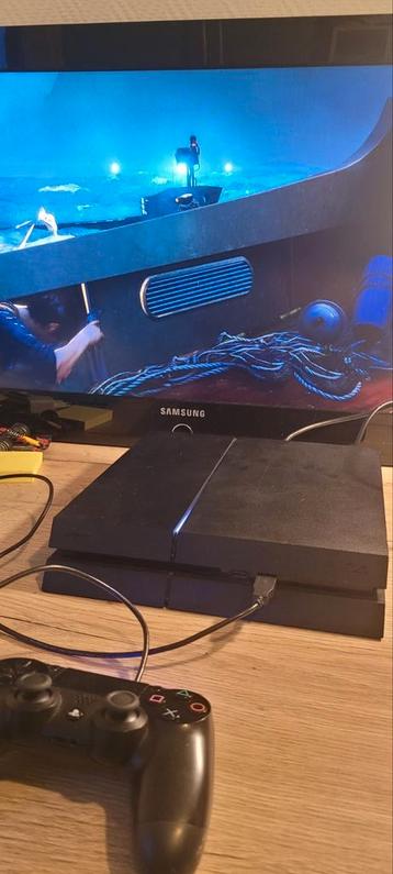 Ps4 console plus controller beschikbaar voor biedingen