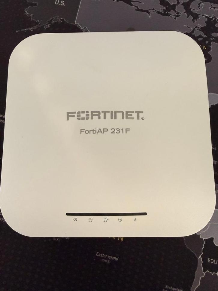 Fortinet FortiAP 231F Wifi access point, Computers en Software, Accesspoints, Zo goed als nieuw, Ophalen of Verzenden