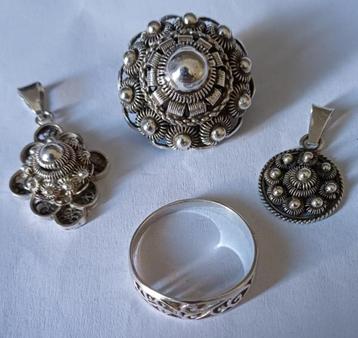 2 Antiek zilveren zeeuwse knop/knoop hangers 1 broche beschikbaar voor biedingen