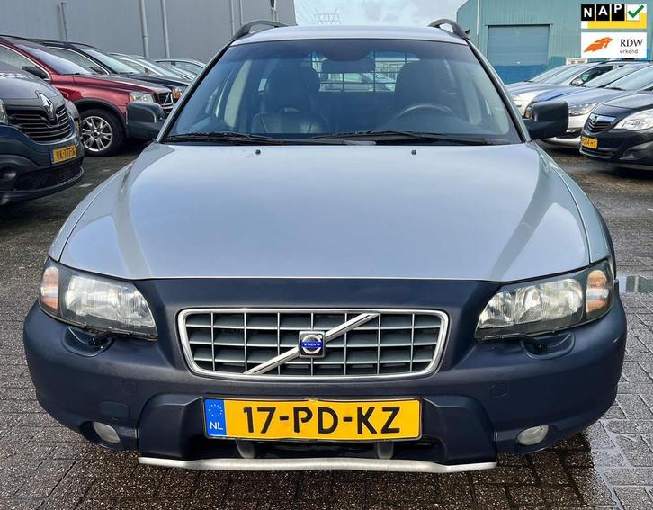Volvo XC70 2.4 D5 Comfort Line 4x4 rijdt super new APK, Auto's, Volvo, Bedrijf, Te koop, XC70, 4x4, ABS, Airbags, Airconditioning