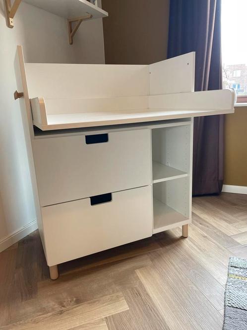 Witte commode SMÅSTAD met lades, planken en kledinghaakjes, Kinderen en Baby's, Kinderkamer | Commodes en Kasten, Zo goed als nieuw