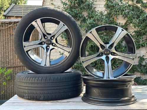 Originele Kia velgen 18 inch + 2 zomerbanden, Auto-onderdelen, Banden en Velgen, Banden en Velgen, Zomerbanden, 18 inch, 235 mm