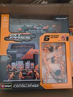 McLaren MCL38 Pit Pass Diorama Set - Burago, Ophalen of Verzenden, Nieuw