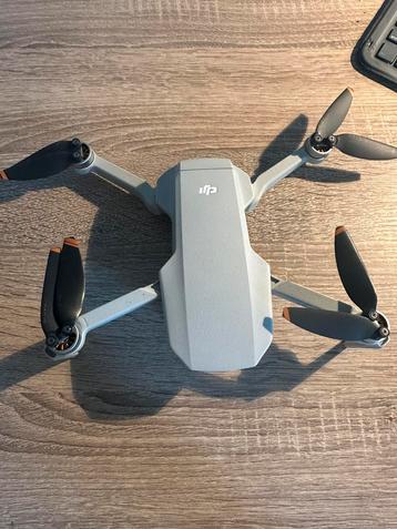 Dji mini 2se met schade beschikbaar voor biedingen