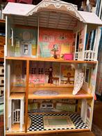 Kidkraft Groot Houten Barbie Poppenhuis + Barbies & Accessoi, Kinderen en Baby's, Ophalen, Gebruikt, Poppenhuis