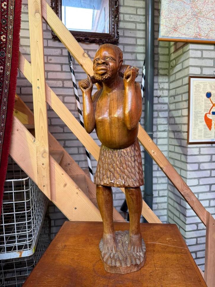 Houtsnijwerk Afrikaanse jager, Antiek en Kunst, Kunst | Beelden en Houtsnijwerken, Ophalen of Verzenden