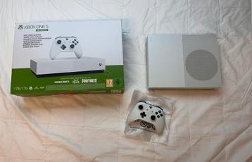 Xbox One S 1TB - Compleet in Doos met Controller beschikbaar voor biedingen