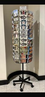 Carrousel voor ansichtkaarten, Ophalen