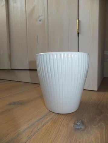 bloempot strepen relief mid century vintage incl verzenden   beschikbaar voor biedingen