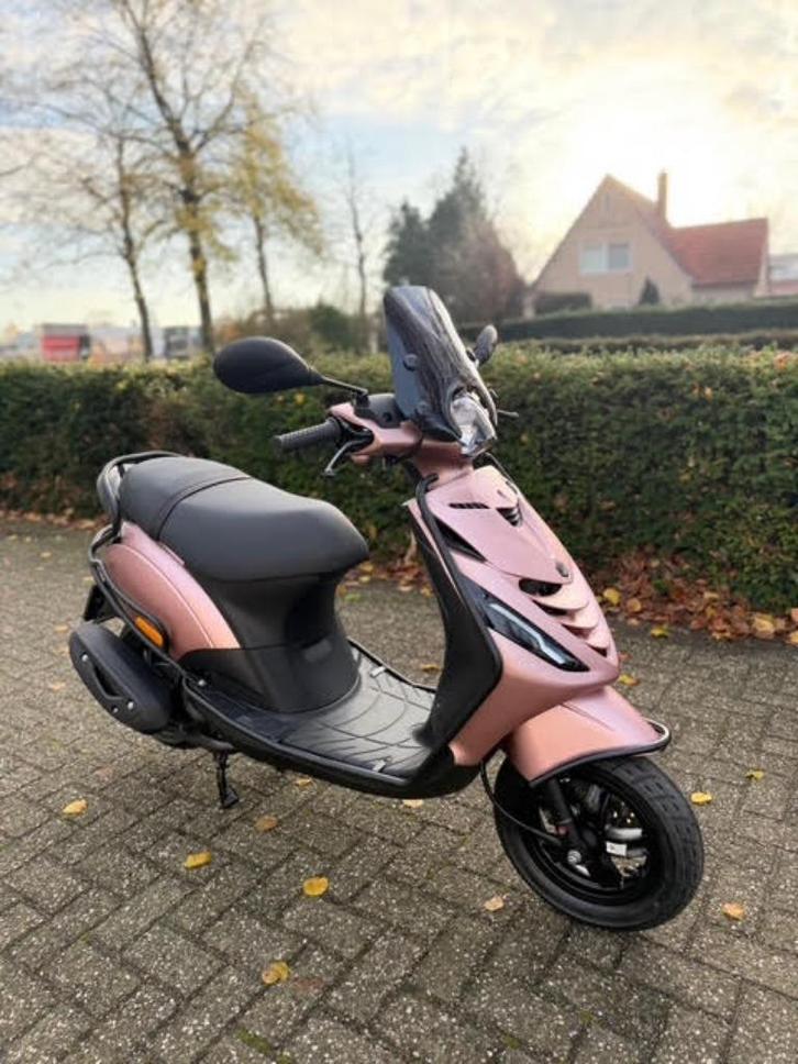Piaggio Zip 4T E5 45km Rose Gold NIEUW brom scooter, Fietsen en Brommers, Scooters | Piaggio, Nieuw, Zip, Maximaal 45 km/u, Benzine