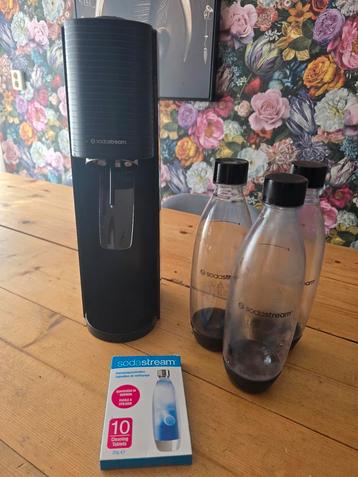 SodaStream met 3 flessen + reinigingstabletten beschikbaar voor biedingen