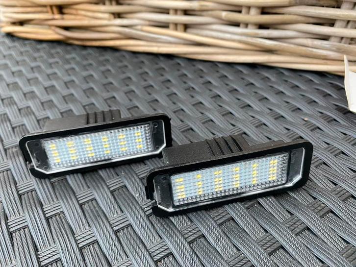 Nieuwe kenteken LED units met 18 leds voor vele type VW’s., Auto diversen, Tuning en Styling, Ophalen of Verzenden