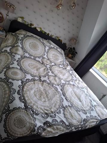 Boxspring 160 x 200 beschikbaar voor biedingen