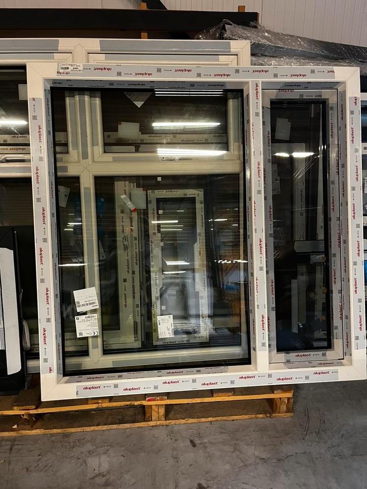Kunststof kozijn triple glas draaikiep en hor, Doe-het-zelf en Verbouw, Kozijnen en Schuifpuien, Nieuw, Raamkozijn, Kunststof