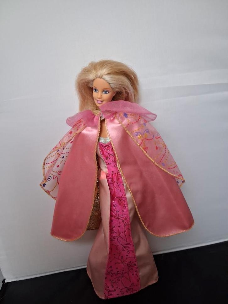 BARBIE pop Mattel, Verzamelen, Poppen, Zo goed als nieuw, Pop, Ophalen of Verzenden