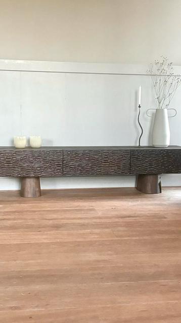 NIEUW Crumble Carved tv meubel beschikbaar voor biedingen