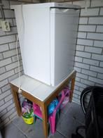 Koelkast met tafel voor in de schuur of als tweede koelkast, Ophalen, Zo goed als nieuw