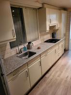 Keuken ophalen voor 1 kratje amstel, Huis en Inrichting, Keuken | Complete keukens, Ophalen, Gebruikt, Hoekkeuken