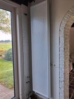 Radiator, verticaal. 3jaar oud. 2310 watt, Doe-het-zelf en Verbouw, Verwarming en Radiatoren, Ophalen, Radiator, Minder dan 60 cm