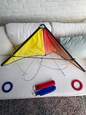 Deltavlieger 120 x 45 incl 2x 20 m draad beschikbaar voor biedingen