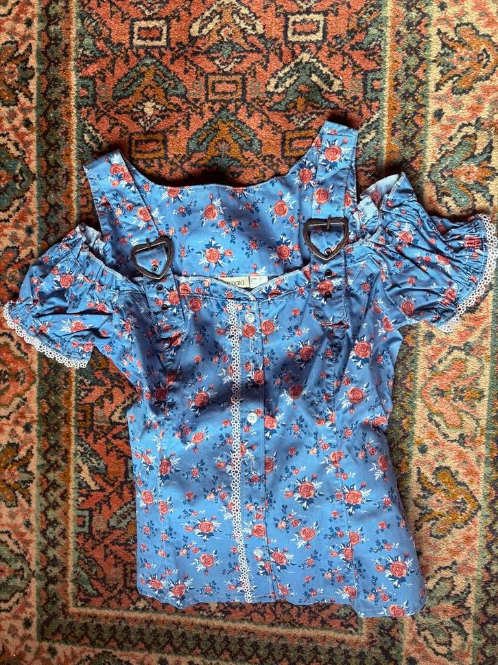 Leuke Dirndl blouse voor carnaval - Esmara maat 34, Kleding | Dames, Blouses en Tunieken, Zo goed als nieuw, Maat 34 (XS) of kleiner