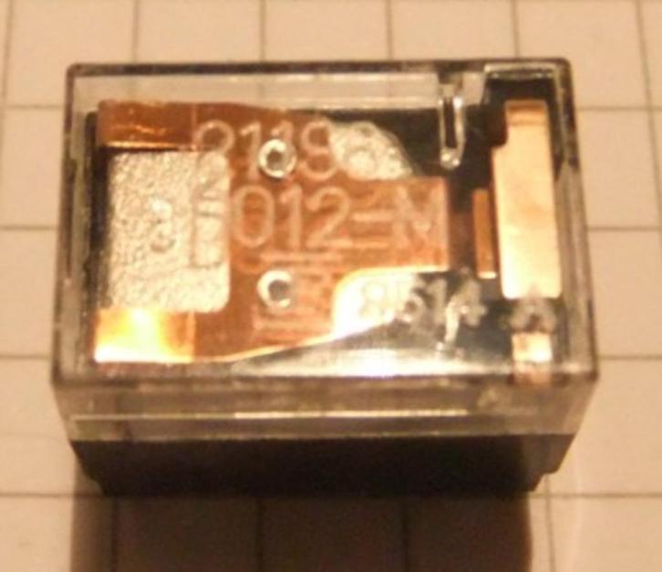 Relais Fujitsu 211SC DO12-M / PCB-montage, Hobby en Vrije tijd, Elektronica-componenten, Zo goed als nieuw, Ophalen of Verzenden