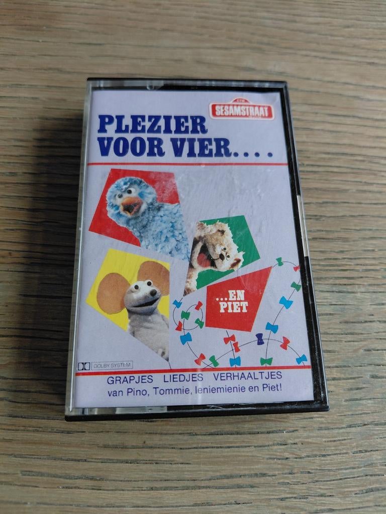 Sesamstraat – Plezier Voor Vier cassettebandje., Cd's en Dvd's, Cassettebandjes, Gebruikt, Kinderen en Jeugd, 1 bandje, Ophalen of Verzenden