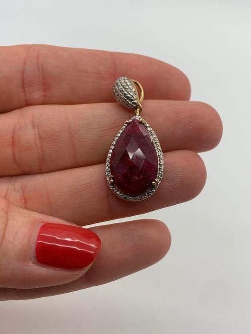 X900 Prachtige zilveren hanger goudkleurmet robijn, Sieraden, Tassen en Uiterlijk, Kettinghangers, Zilver, Goud, Overige voorstellingen